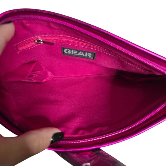 The Dylan Clutch - Puff Heart Design NWOT - Picture 7 of 9